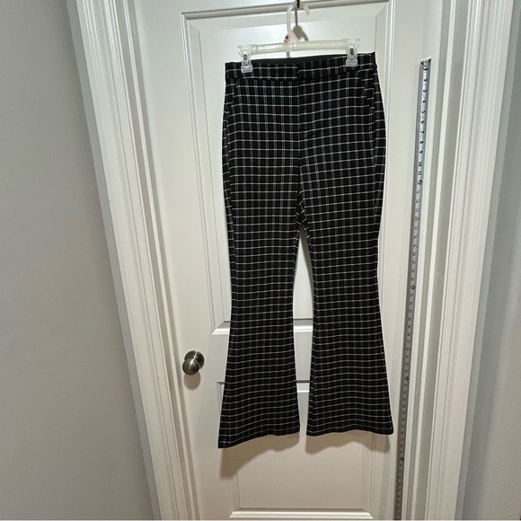 Fashion Nova women’s size L Black and White Plaid Flare bell bottom Pants. - Picture 1 of 5